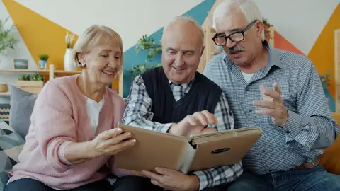 Guaranteed Issue Life Insurance: Who Should Consider It?